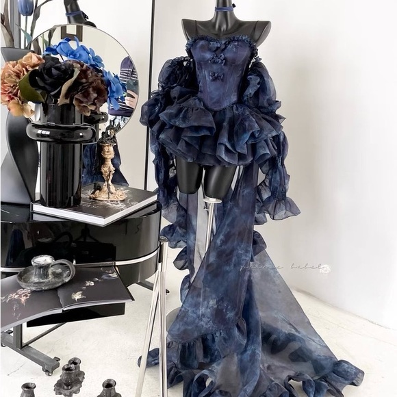 Designer Handmade Midnight Gothic Corset Gown - Picture 11 of 16